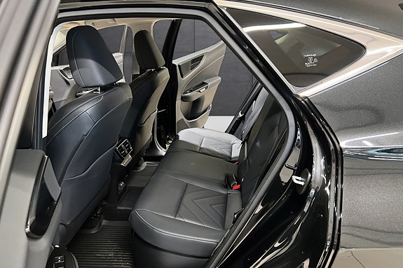 Lexus NX450h 17 of 21