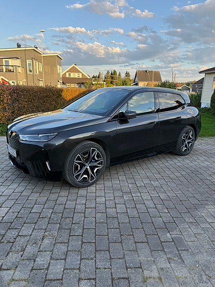 BMW iX