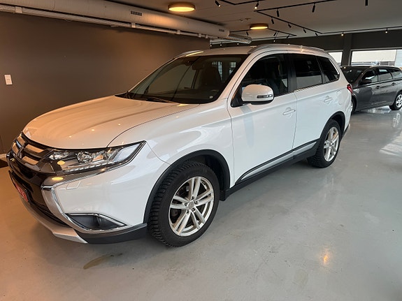 Mitsubishi Outlander 3 of 5