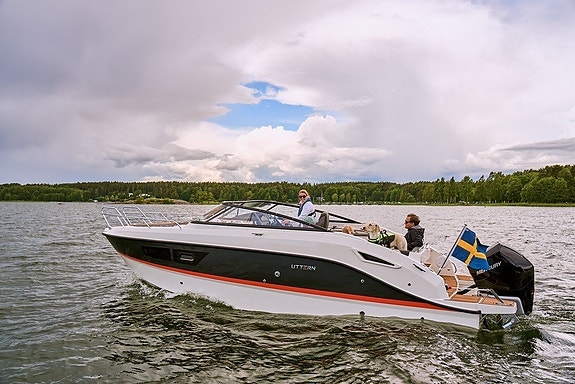 Rentekampanje 1,99% i 3 år( 6776,-) Uttern D77 m/ Mercury F400XL  V10