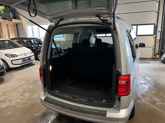 Volkswagen Caddy Maxi 10 of 25