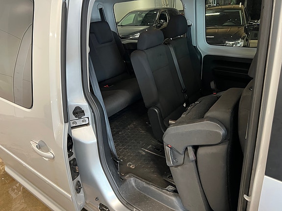 Volkswagen Caddy Maxi 14 of 25
