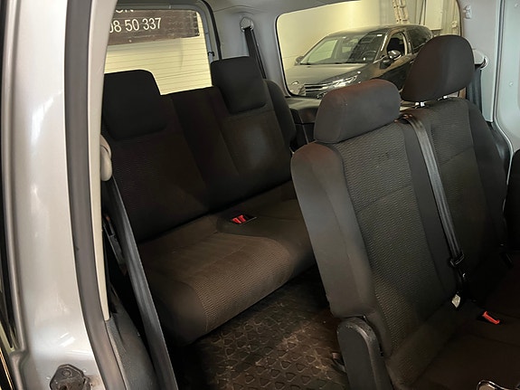 Volkswagen Caddy Maxi 11 of 25