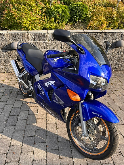 Honda VFR 800 3 of 6
