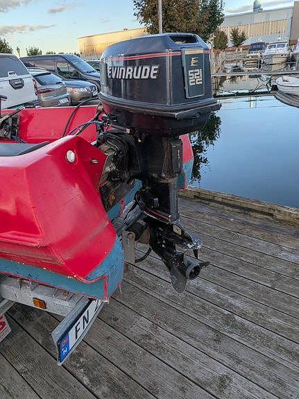 River 350 med stor motor og henger. 4 of 7