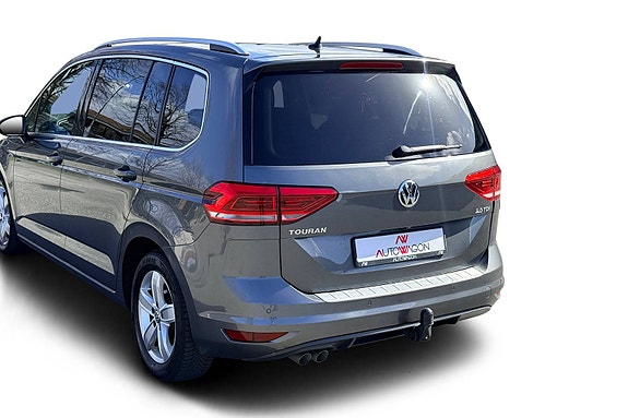 Volkswagen Touran 7 of 30