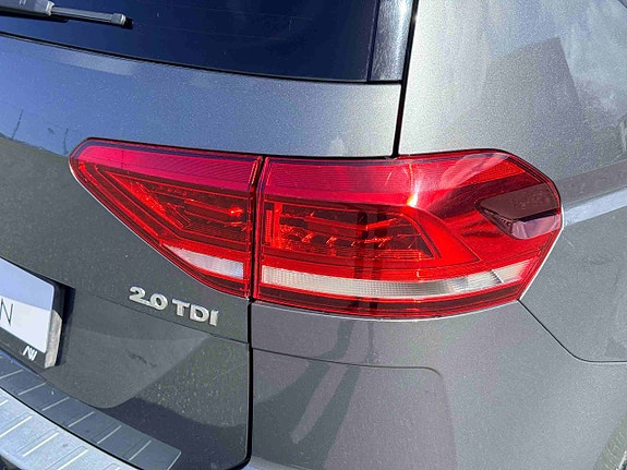 Volkswagen Touran 8 of 30