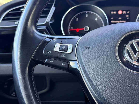 Volkswagen Touran 27 of 30