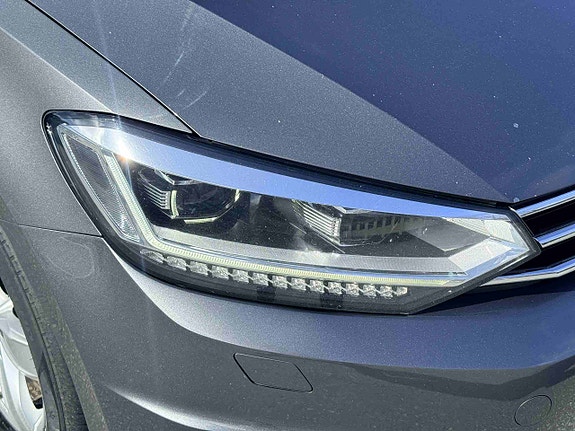 Volkswagen Touran 6 of 30