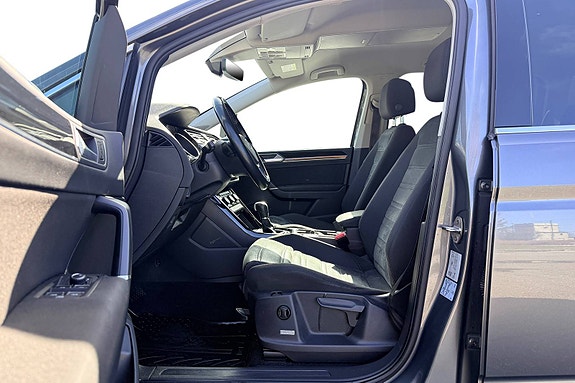 Volkswagen Touran 12 of 30