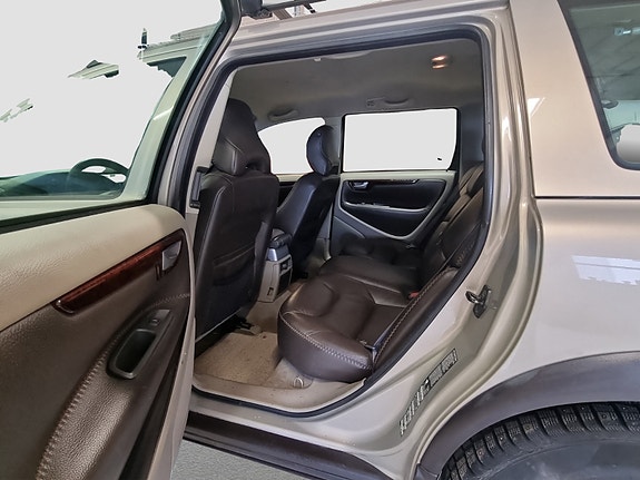 Volvo XC70 13 of 28