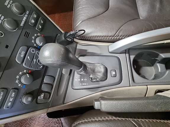 Volvo XC70 25 of 28