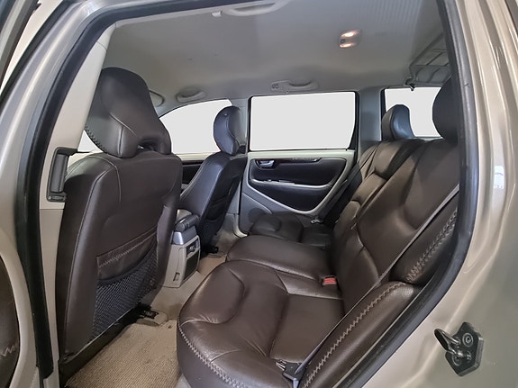 Volvo XC70 14 of 28