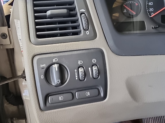 Volvo XC70 21 of 28