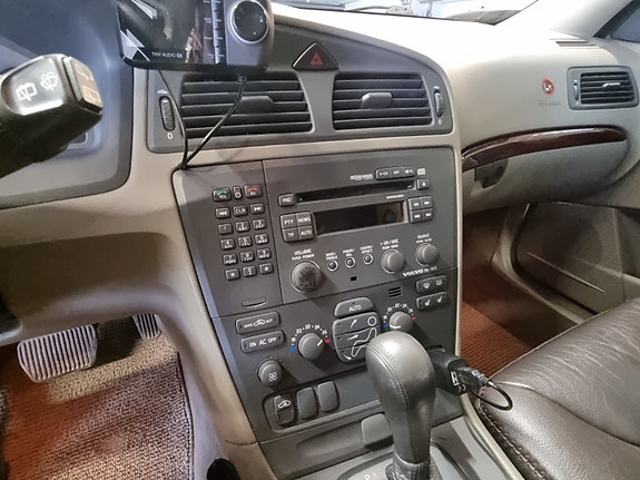 Volvo XC70 24 of 28