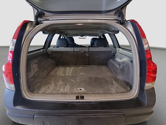 Volvo XC70 15 of 28