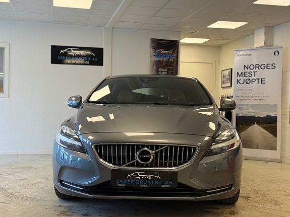 Volvo V40 4 of 5