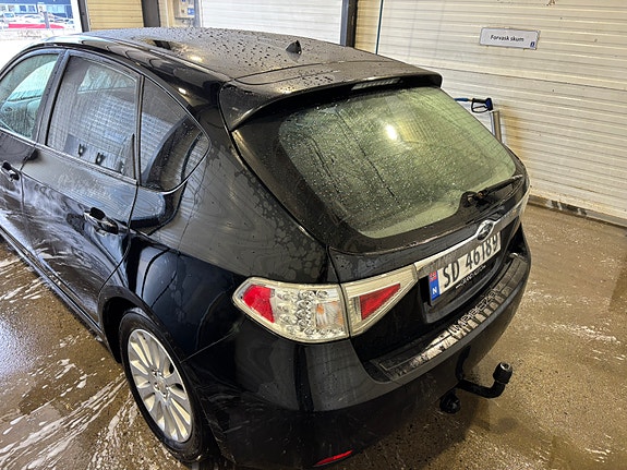 Subaru Impreza 4 of 11
