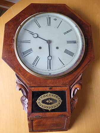 Atkins Clock Compy skipsklokke/veggur med pendel tre brun