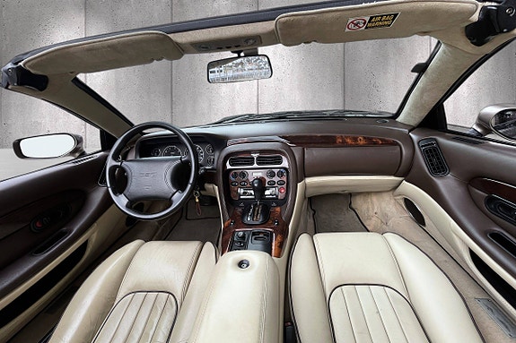 Aston Martin DB7 9 of 26