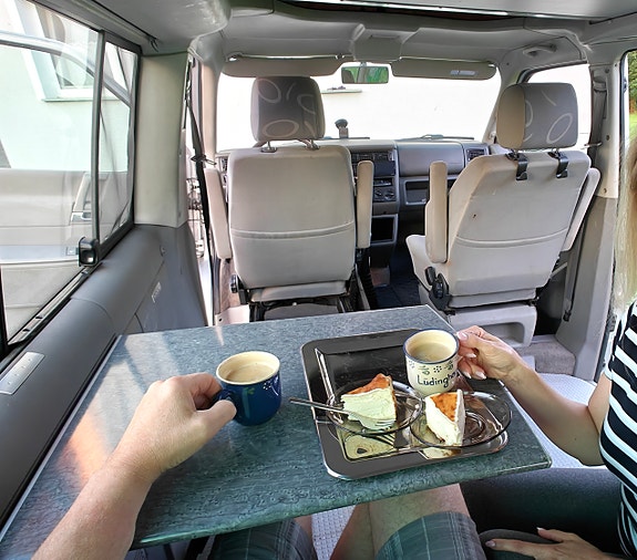 Volkswagen Multivan 3 of 5