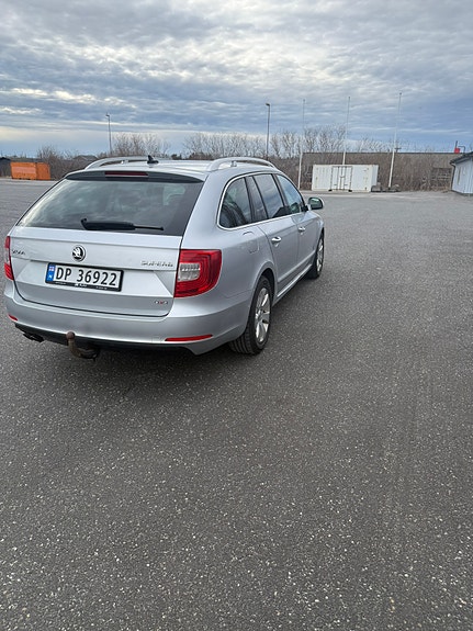 Skoda Superb 6 of 9