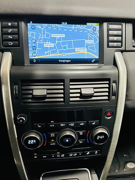 Land Rover Discovery Sport 28 of 30