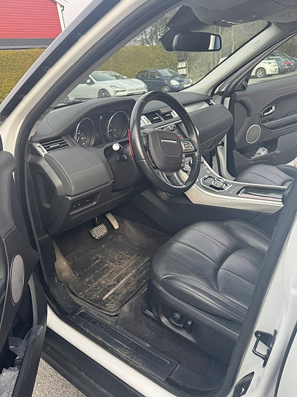Land Rover Range Rover Evoque 18 of 30