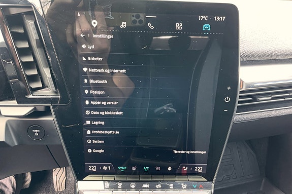 Bilen har både Apple Carplay og Android Auto.