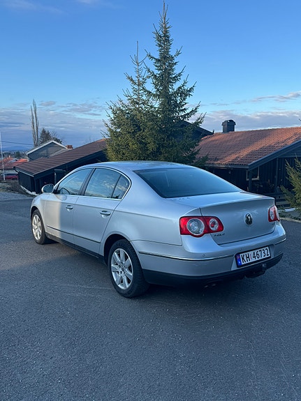 Volkswagen Passat 3 of 5