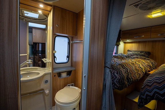 Ford Challenger 54 4 of 5