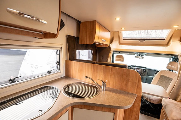 Ford Challenger 54 7 of 27