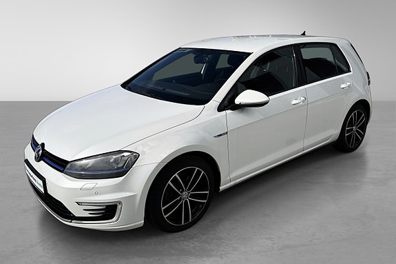 Volkswagen Golf VII 8 of 30