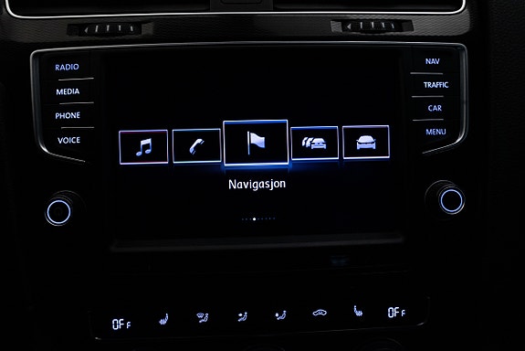 Volkswagen Golf VII 19 of 30