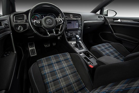 Volkswagen Golf VII 11 of 30