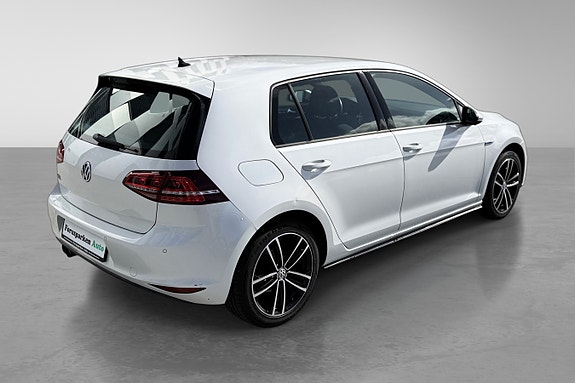 Volkswagen Golf VII 4 of 30