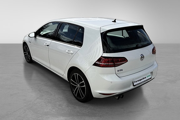 Volkswagen Golf VII 6 of 30
