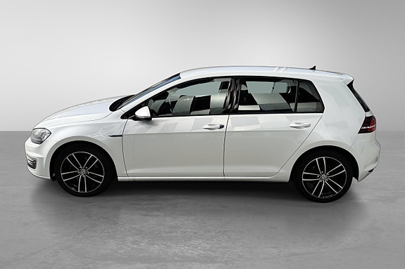 Volkswagen Golf VII 7 of 30