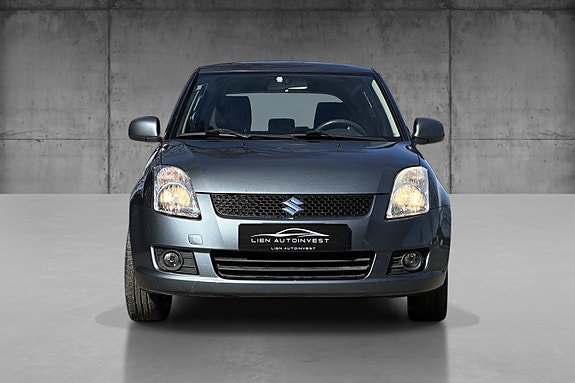 Suzuki Swift 2 of 5