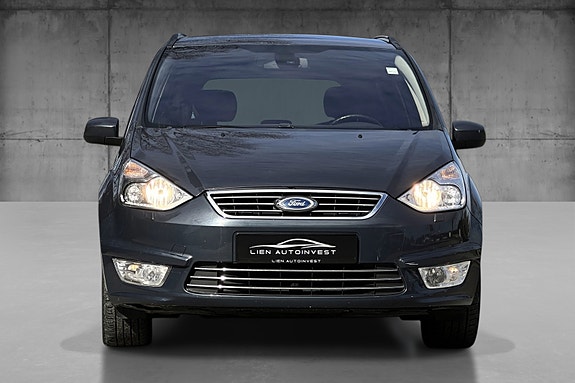 Ford Galaxy 2 of 5