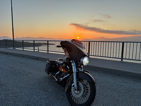 Harley-Davidson FLHTC Electra Glide Classic 3 of 8