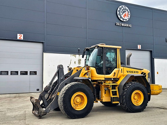 Volvo L120F, 2008 Mod, 18400 timer, 3. og 4. funksjon, Spakstyring, HK-Feste, Sentralsmøring.