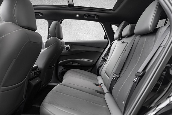 BYD Atto 3 13 of 28