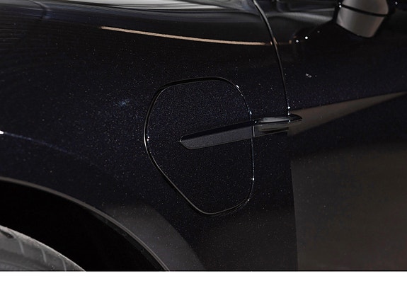 Porsche Taycan 18 of 30
