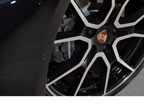 Porsche Taycan 20 of 30