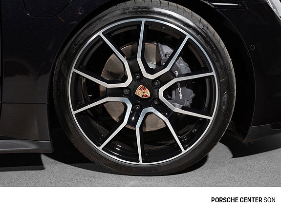 Porsche Taycan 23 of 30