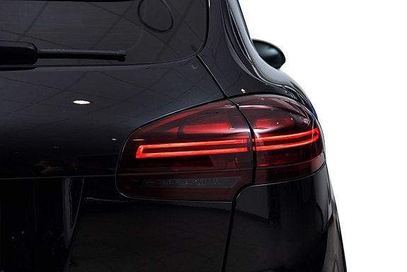 Porsche Cayenne 5 of 30