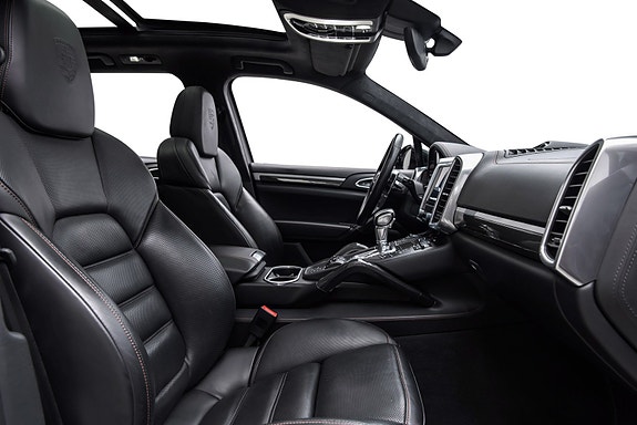 Porsche Cayenne 19 of 30