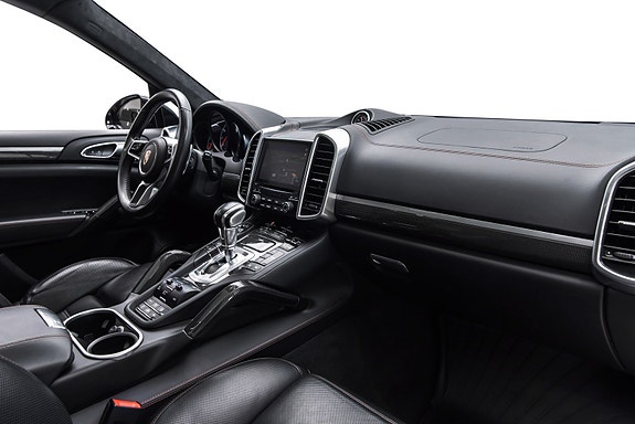 Porsche Cayenne 20 of 30