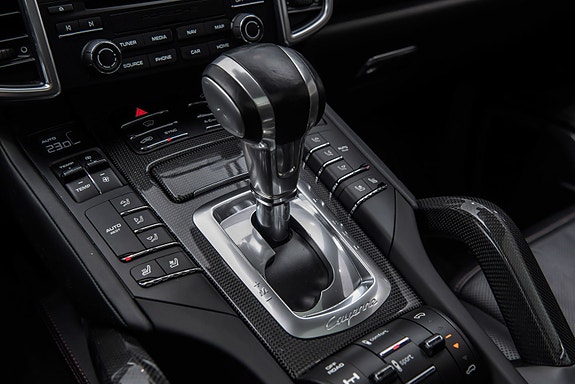 Porsche Cayenne 17 of 30